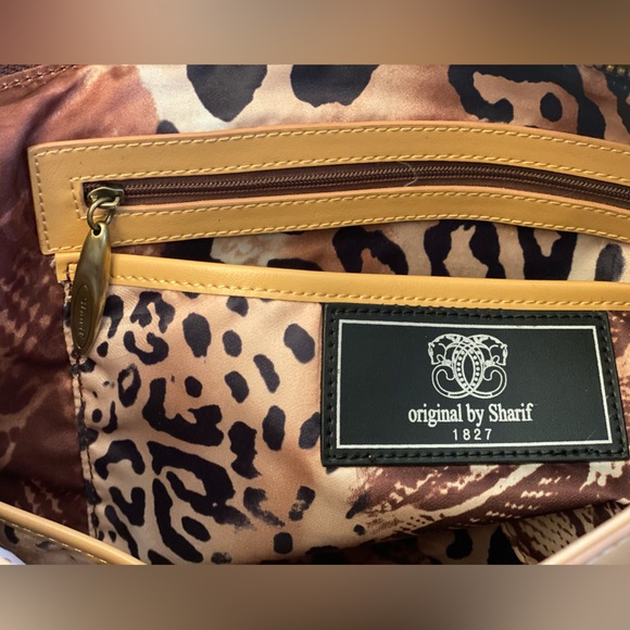 SOLD. Sharif leather shoulder bag - Picture 4 of 9